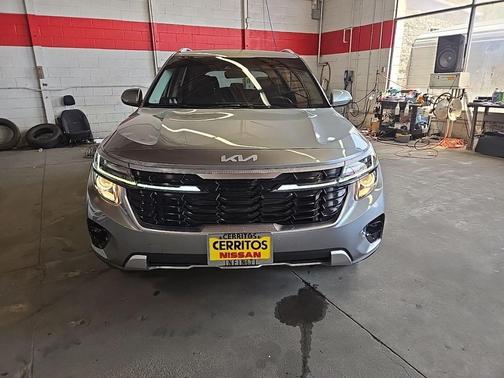 Steel Gray 2024 Kia Seltos S