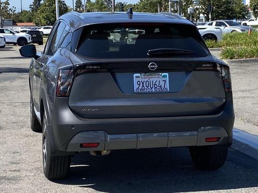 Gun Metallic 2026 Nissan Kicks SV