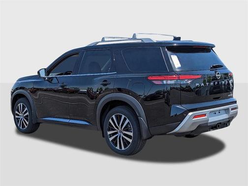 2025 Nissan Pathfinder Platinum FWD
