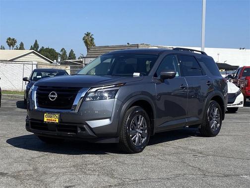2025 Nissan Pathfinder SV FWD