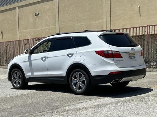 2016 Hyundai SANTA FE SE