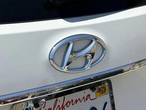 2016 Hyundai SANTA FE SE