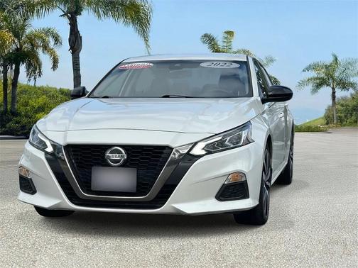 2022 Nissan Altima SR FWD