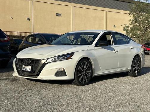 2022 Nissan Altima SR FWD