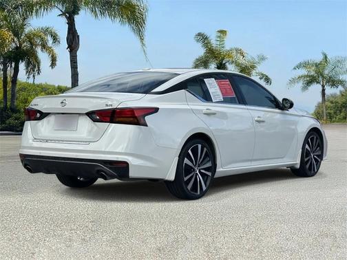 2022 Nissan Altima SR FWD