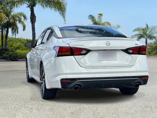 2022 Nissan Altima SR FWD