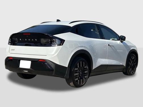 2026 Nissan Leaf PLATINUM+