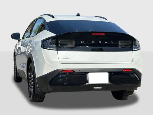 2026 Nissan Leaf PLATINUM+