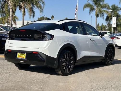 2026 Nissan Leaf PLATINUM+