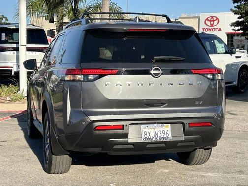 2022 Nissan Pathfinder SV 2WD