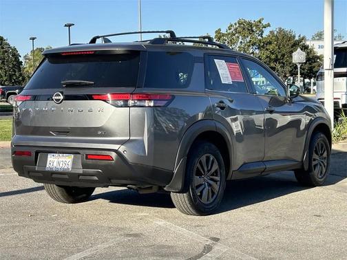 2022 Nissan Pathfinder SV 2WD