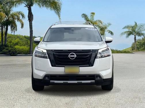 2022 Nissan Pathfinder SL 4WD