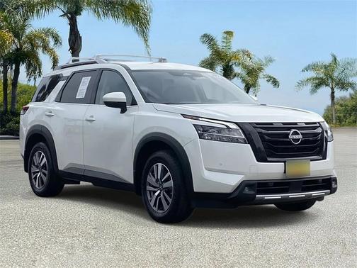 2022 Nissan Pathfinder SL 4WD