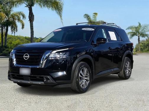 2023 Nissan Pathfinder SL FWD