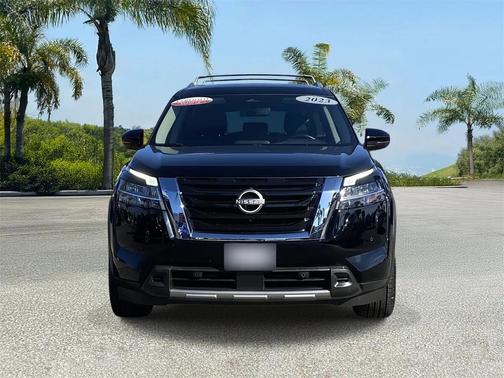 2023 Nissan Pathfinder SL FWD