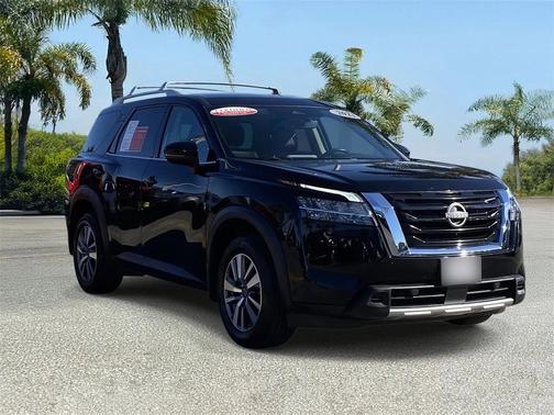 2023 Nissan Pathfinder SL FWD