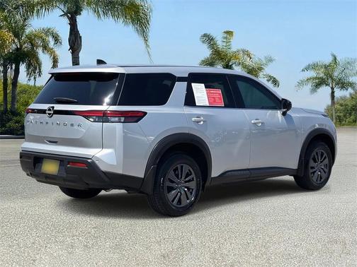 2023 Nissan Pathfinder S FWD
