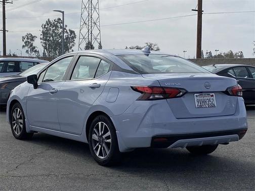 2025 Nissan Versa 1.6 SV