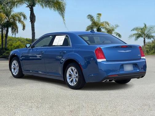 2023 Chrysler 300 Touring