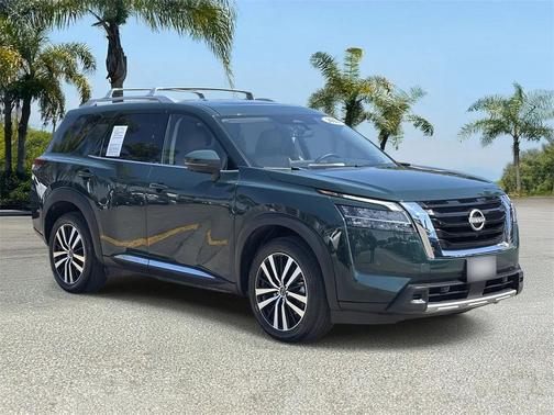 2023 Nissan Pathfinder Platinum FWD