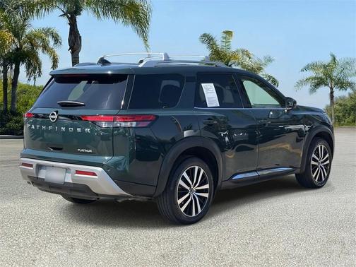 2023 Nissan Pathfinder Platinum FWD