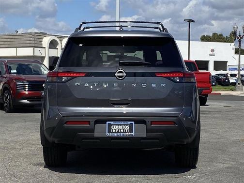 2025 Nissan Pathfinder SV FWD