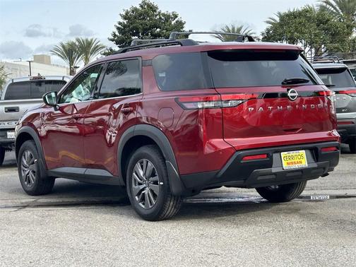 2026 Nissan Pathfinder SV