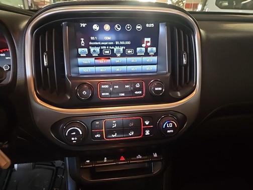 Summit White 2016 GMC Canyon SLE