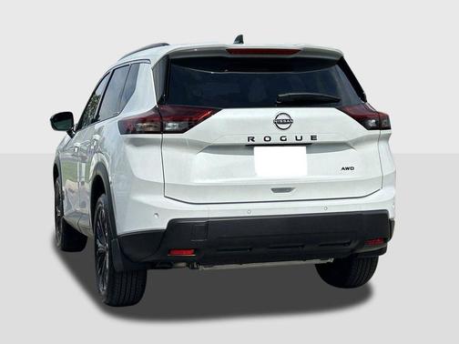 Everest White Pearl Tricoat 2026 Nissan Rogue Dark Armor