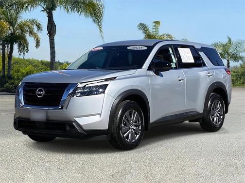 2025 Nissan Pathfinder S FWD