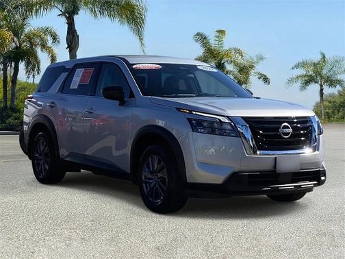 2025 Nissan Pathfinder S FWD
