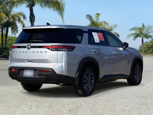2025 Nissan Pathfinder S FWD