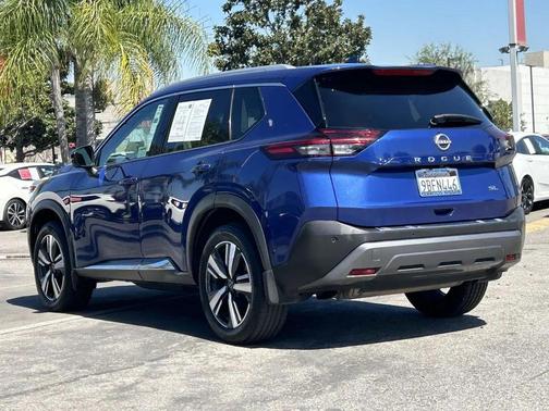 2022 Nissan Rogue SL
