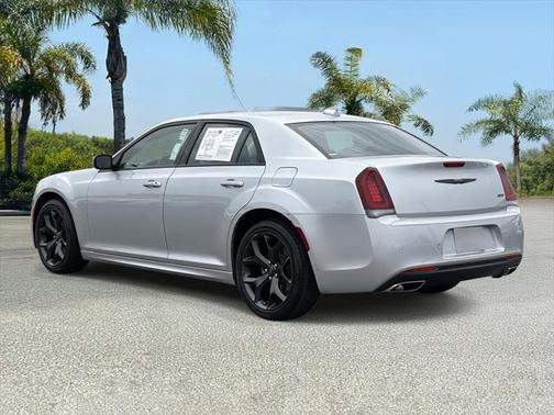 2023 Chrysler 300 Touring