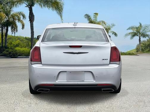 2023 Chrysler 300 Touring