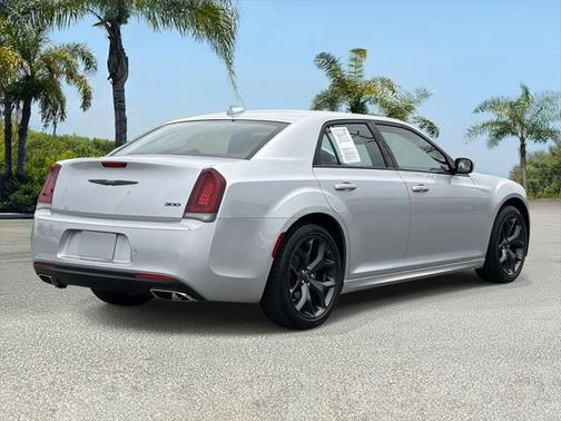 2023 Chrysler 300 Touring