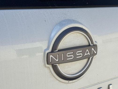 Pearl White Tricoat 2023 Nissan Rogue SV