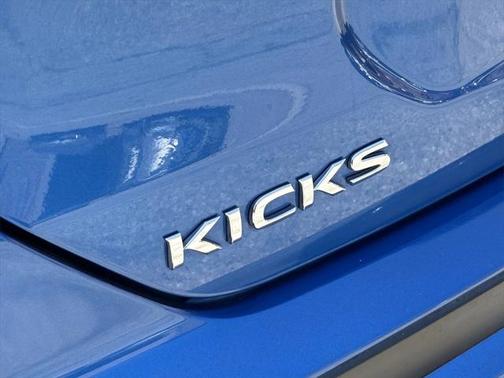 2022 Nissan Kicks SV