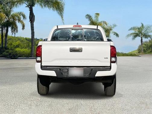 2018 Toyota Tacoma SR