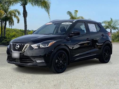 2020 Nissan Kicks SR