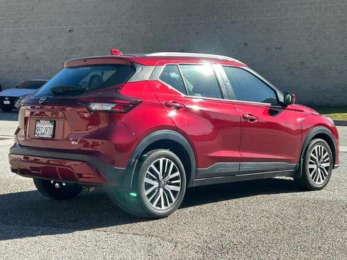 2023 Nissan Kicks SV