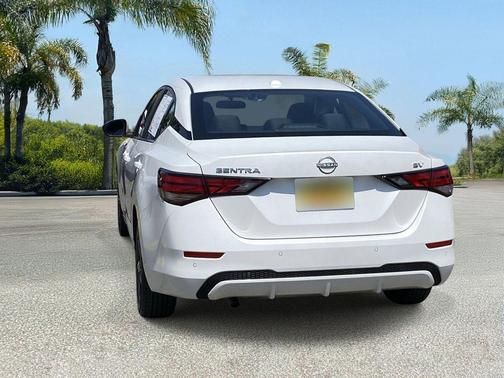 Aspen White Tricoat 2024 Nissan Sentra SV