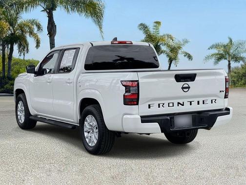 Glacier White 2023 Nissan Frontier SV