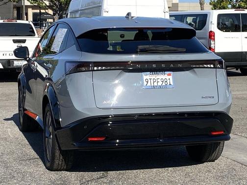 Boulder Gray Pearl 2025 Nissan ARIYA ENGAGE