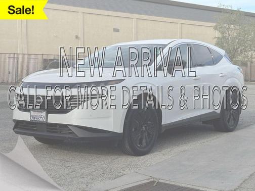 Everest White Pearl Tricoat 2025 Nissan Murano SV