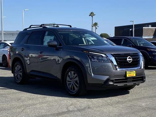 2025 Nissan Pathfinder SV FWD