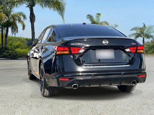 2023 Nissan Altima SR FWD