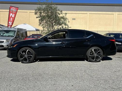 2023 Nissan Altima SR FWD