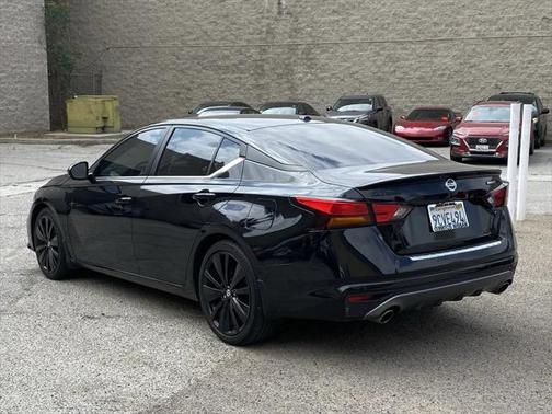 2022 Nissan Altima SR FWD