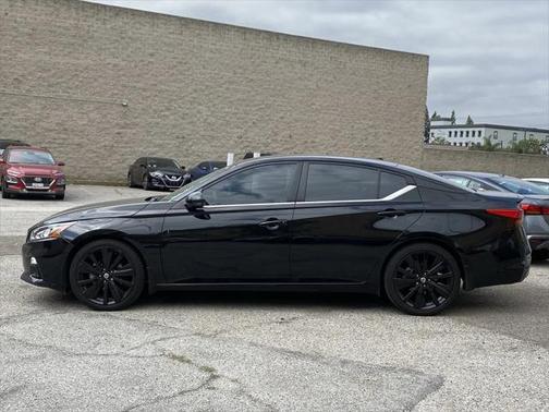 2022 Nissan Altima SR FWD